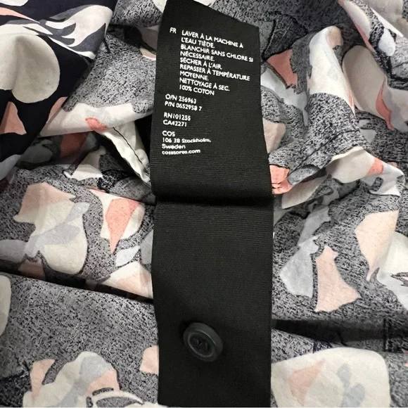 COS Long Sleeve Button Down Blouse Navy Abstract Floral Size 6 - Picture 9 of 9